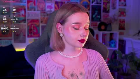 Snapshot of red_queeen chatting on December 20, 2024, 10:11 pm QUEEN OF EVIL online show from December 20, 2024, 10:11 pm