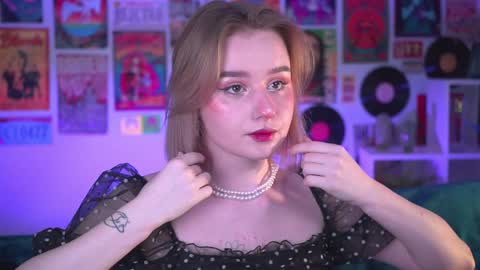 Snapshot of red_queeen chatting on December 23, 2024, 8:36 pm QUEEN OF EVIL online show from December 23, 2024, 8:36 pm