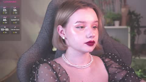 Snapshot of red_queeen chatting on January 23, 2025, 11:15 pm QUEEN OF EVIL online show from January 23, 2025, 11:15 pm