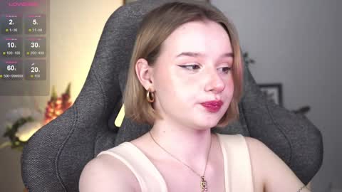 Snapshot of red_queeen chatting on January 24, 2025, 9:37 pm QUEEN OF EVIL online show from January 24, 2025, 9:37 pm