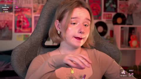 Snapshot of red_queeen chatting on January 31, 2025, 9:05 pm QUEEN OF EVIL online show from January 31, 2025, 9:05 pm