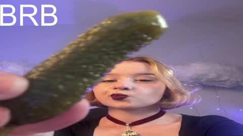 Snapshot of red_queeen chatting on February 5, 2025, 12:20 am QUEEN OF EVIL online show from February 5, 2025, 12:20 am