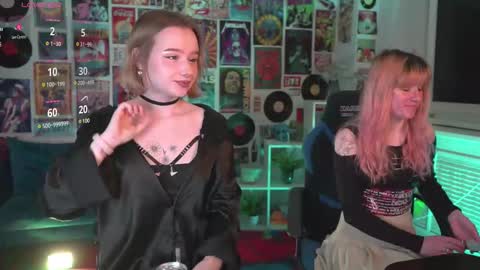 Snapshot of red_queeen chatting on February 28, 2025, 2:20 am QUEEN OF EVIL online show from February 28, 2025, 2:20 am