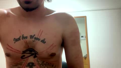 Snapshot of red_room420 chatting on April 17, 2026, 11:24 am red_room420 online show from April 17, 2026, 11:24 am