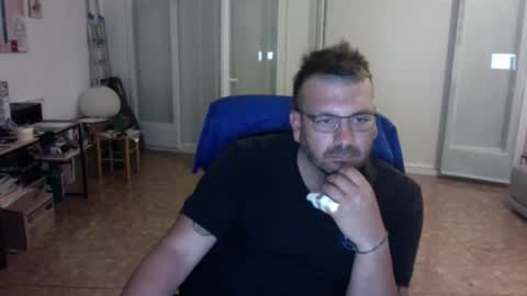 redbonezzzz online show from May 6, 2026, 10:04 pm
