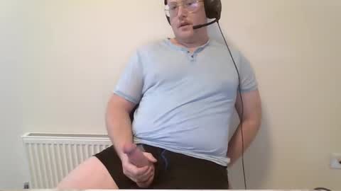 Snapshot of redbwc96 chatting on October 28, 2025, 8:40 am redbwc96 online show from October 28, 2025, 8:40 am