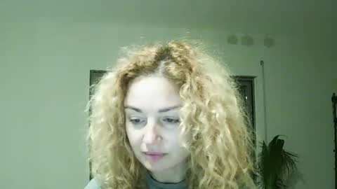 reddgirll online show from January 7, 2025, 9:46 pm