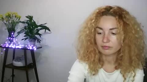 reddgirll online show from January 29, 2025, 5:02 pm