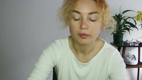 reddgirll online show from February 2, 2025, 9:19 am
