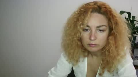 reddgirll online show from February 3, 2025, 5:24 pm