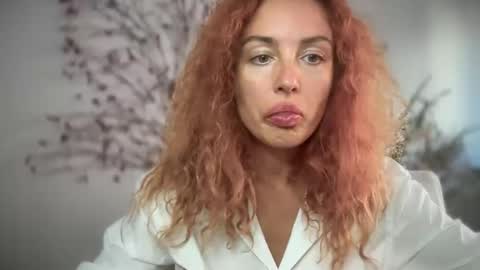 Snapshot of reddgirll chatting on September 23, 2025, 7:17 pm reddgirll online show from September 23, 2025, 7:17 pm