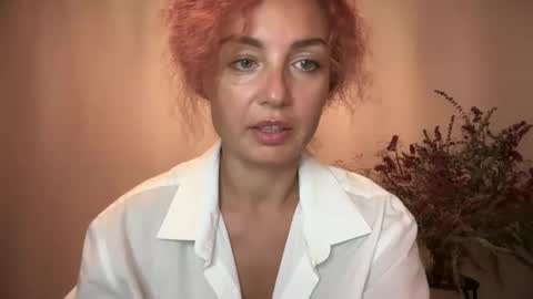 Snapshot of reddgirll chatting on October 18, 2025, 6:19 pm reddgirll online show from October 18, 2025, 6:19 pm