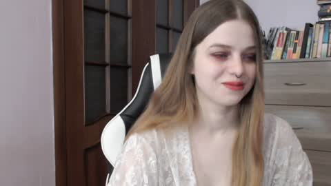 Snapshot of redhead_rabbit chatting on December 27, 2024, 3:09 am Lily online show from December 27, 2024, 3:09 am