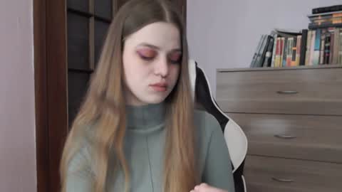 Snapshot of redhead_rabbit chatting on January 9, 2025, 2:33 am Lily online show from January 9, 2025, 2:33 am