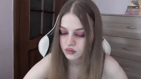 Snapshot of redhead_rabbit chatting on September 29, 2025, 3:11 am Lily online show from September 29, 2025, 3:11 am