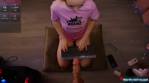 Snapshot of redhead_shark chatting on November 8, 2025, 1:22 pm Redhead Shark online show from November 8, 2025, 1:22 pm