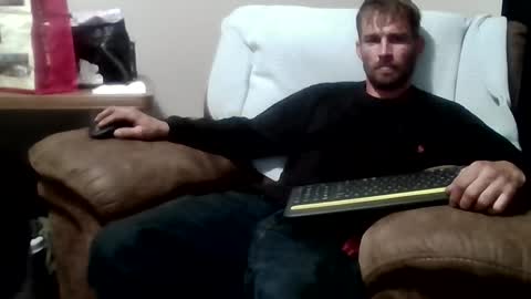 Snapshot of redheadlover828 chatting on November 16, 2025, 5:07 pm Kevin online show from November 16, 2025, 5:07 pm