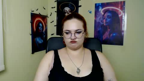 Snapshot of redhotqueen1 chatting on July 28, 2026, 12:12 pm Rina online show from July 28, 2026, 12:12 pm