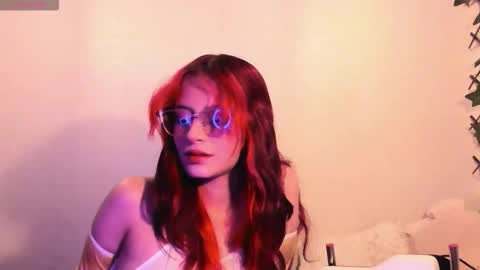 Snapshot of redmeloddy chatting on November 11, 2025, 9:04 pm Meloddy online show from November 11, 2025, 9:04 pm