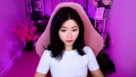 Snapshot of redmidnight_ chatting on July 6, 2026, 8:44 pm Kiara online show from July 6, 2026, 8:44 pm