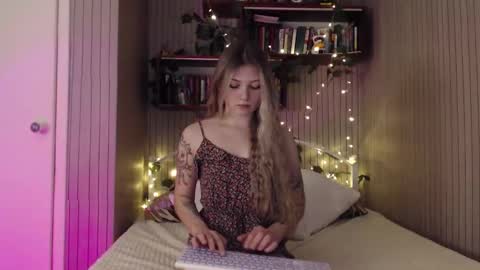 Snapshot of redmoonhead chatting on December 4, 2025, 9:18 am Ana online show from December 4, 2025, 9:18 am