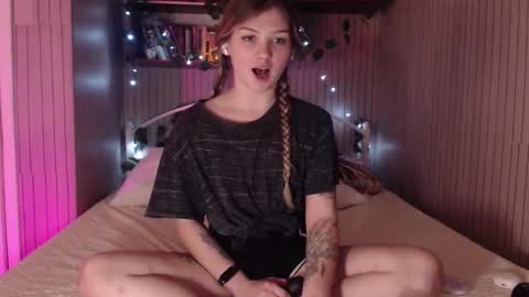 Snapshot of redmoonhead chatting on January 14, 2026, 7:03 am Ana online show from January 14, 2026, 7:03 am