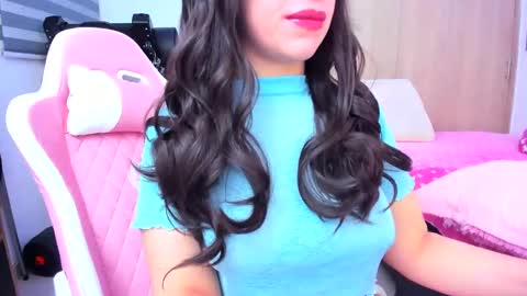 Snapshot of redski77 chatting on March 12, 2025, 6:18 am redski77 online show from March 12, 2025, 6:18 am