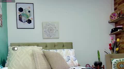 Yanella online show from April 14, 2026, 2:34 pm