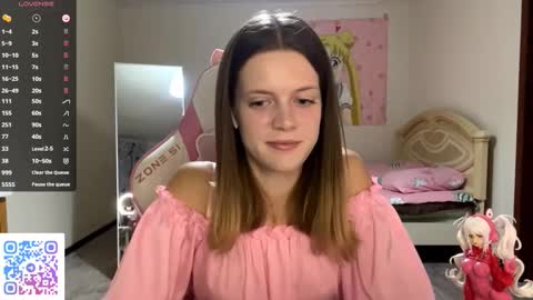 Snapshot of regeniastetson chatting on October 1, 2025, 3:18 pm Lucy online show from October 1, 2025, 3:18 pm