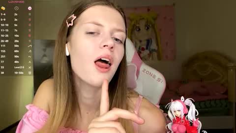 Snapshot of regeniastetson chatting on October 23, 2025, 3:11 pm Lucy online show from October 23, 2025, 3:11 pm