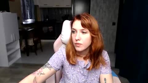 Snapshot of reginasmilee chatting on October 7, 2025, 10:01 am Regina online show from October 7, 2025, 10:01 am