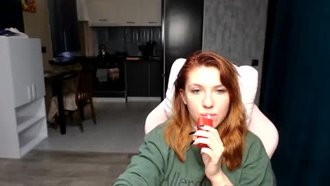 Snapshot of reginasmilee chatting on October 8, 2025, 4:32 am Regina online show from October 8, 2025, 4:32 am