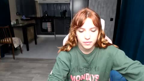 Snapshot of reginasmilee chatting on October 17, 2025, 2:59 am Regina online show from October 17, 2025, 2:59 am