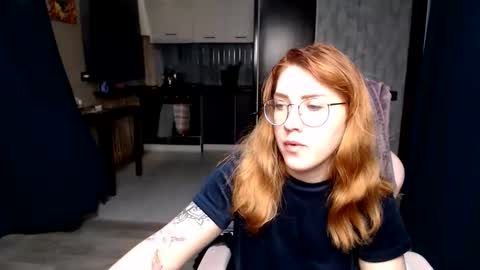 Snapshot of reginasmilee chatting on October 22, 2025, 11:37 pm Regina online show from October 22, 2025, 11:37 pm