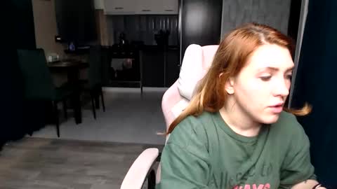 Snapshot of reginasmilee chatting on November 2, 2025, 2:19 pm Regina online show from November 2, 2025, 2:19 pm