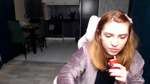 Snapshot of reginasmilee chatting on November 4, 2025, 1:05 am Regina online show from November 4, 2025, 1:05 am