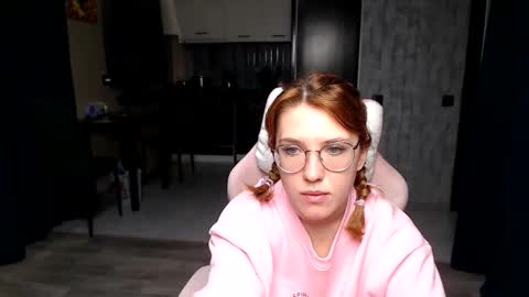 Snapshot of reginasmilee chatting on November 10, 2025, 12:53 am Regina online show from November 10, 2025, 12:53 am