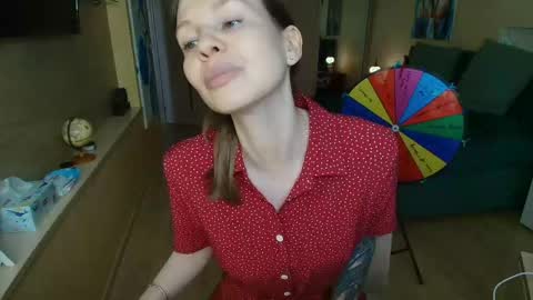 Snapshot of reginasparkle chatting on May 4, 2026, 8:32 am Regina online show from May 4, 2026, 8:32 am