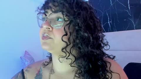 reginavegaa online show from May 13, 2026, 9:06 am