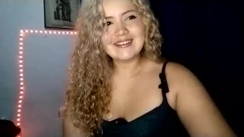 Snapshot of rei_chan26 chatting on February 26, 2025, 7:09 am Tania Nixx online show from February 26, 2025, 7:09 am