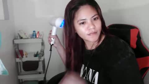 Snapshot of reign2525 chatting on October 8, 2025, 11:19 am reign2525 online show from October 8, 2025, 11:19 am