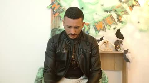 Snapshot of reiko_85_ chatting on October 11, 2025, 8:29 pm REIKO online show from October 11, 2025, 8:29 pm