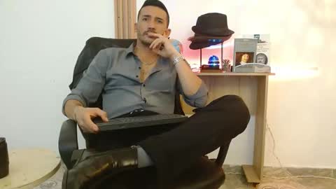 Snapshot of reiko_85_ chatting on November 8, 2025, 7:56 pm REIKO online show from November 8, 2025, 7:56 pm