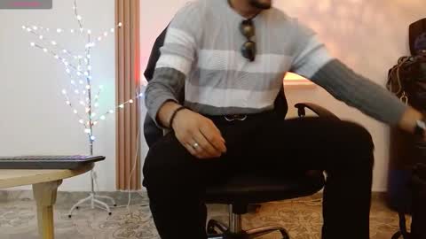   REIKO  online show from January 16, 2026, 3:49 pm