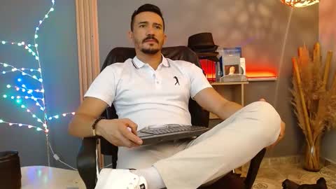   REIKO  online show from February 5, 2026, 3:05 pm