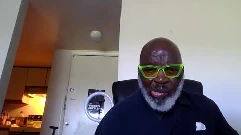 Snapshot of reikoveino chatting on June 3, 2026, 6:35 pm reikoveino online show from June 3, 2026, 6:35 pm