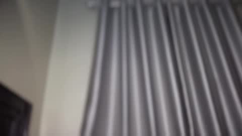 reina77xo online show from April 9, 2026, 6:02 pm