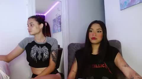 Snapshot of reina_reina chatting on February 23, 2026, 1:36 am reina_reina online show from February 23, 2026, 1:36 am