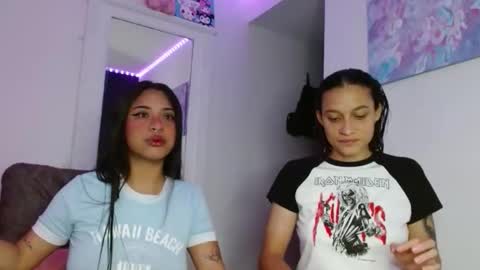 Snapshot of reina_reina chatting on March 27, 2026, 4:40 am reina_reina online show from March 27, 2026, 4:40 am