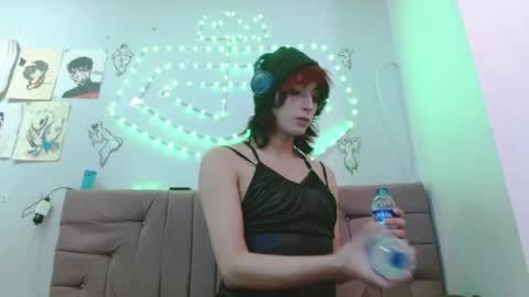 reiv_femboy online show from April 16, 2026, 3:07 am